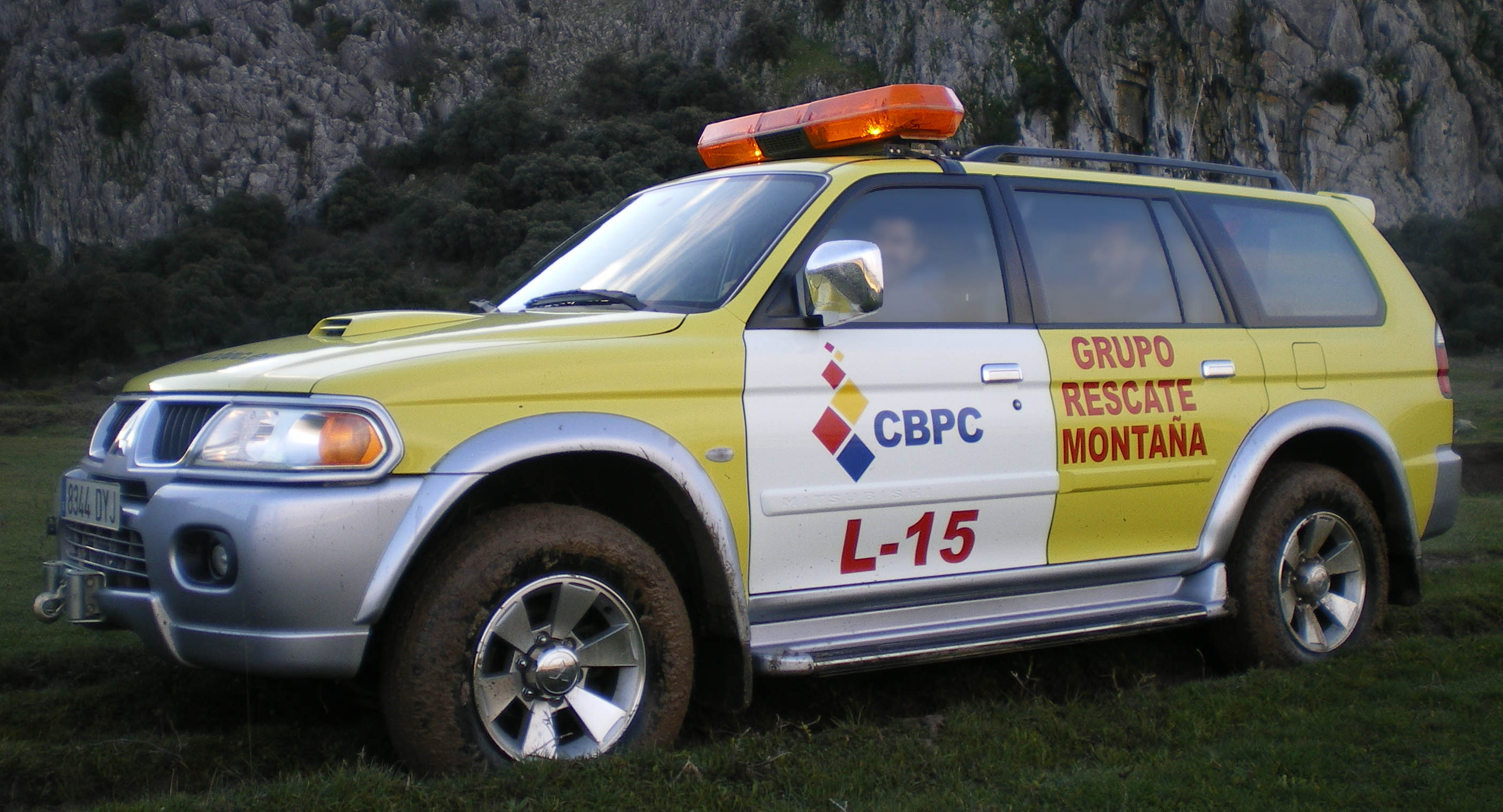 Vehículos de grupo de rescate en montaña