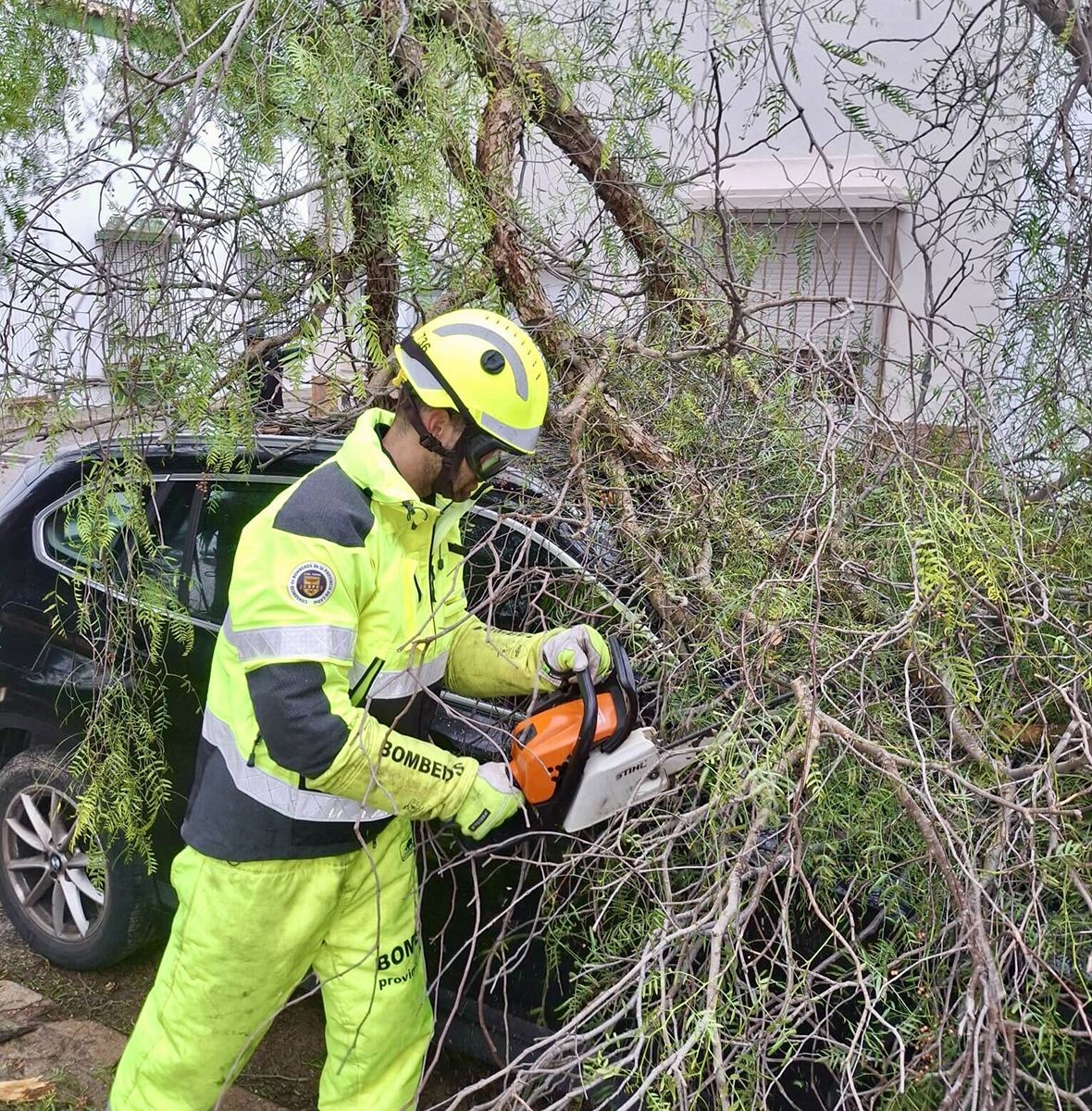 Los efectivos del Consorcio de Bomberos de Cádiz realizan 265 intervenciones en pocas horas a causa del temporal